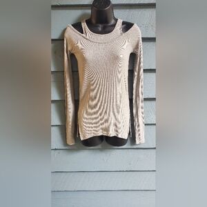 Wynn Cold Shoulder Henley